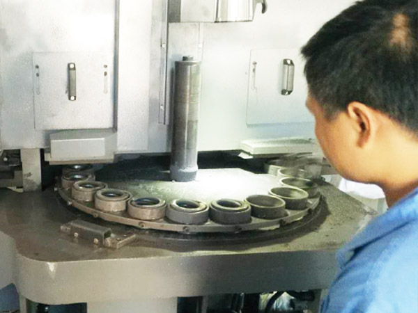 數(shù)控磨簧機(jī)