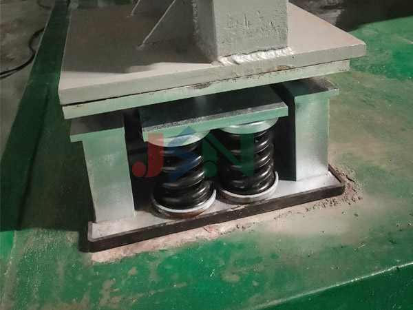 地源熱泵機房低頻噪聲控制方案